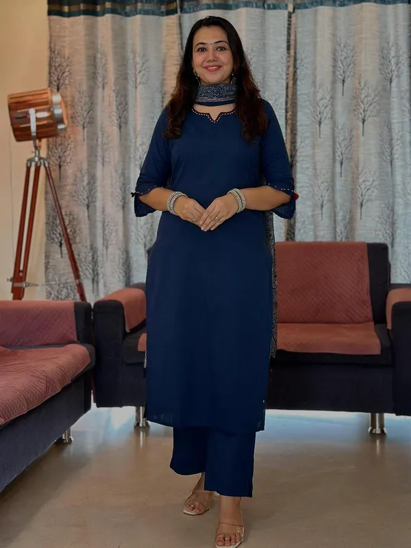 Cotton_Kurta_With_Pant_&_Dupatta_Set_.