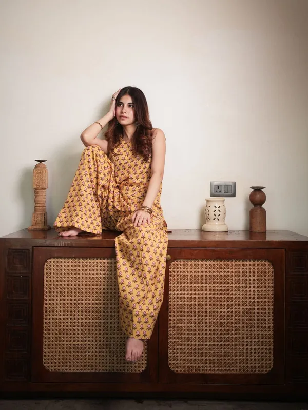 Cotton_Printed_Short_Kurta_&_Pant_Set__.