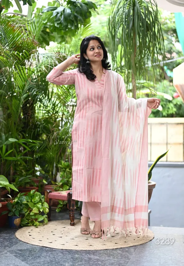 Handloom_South_Cotton_Kurta_With_Pant_&_South_Cotton_Dupatta_Set