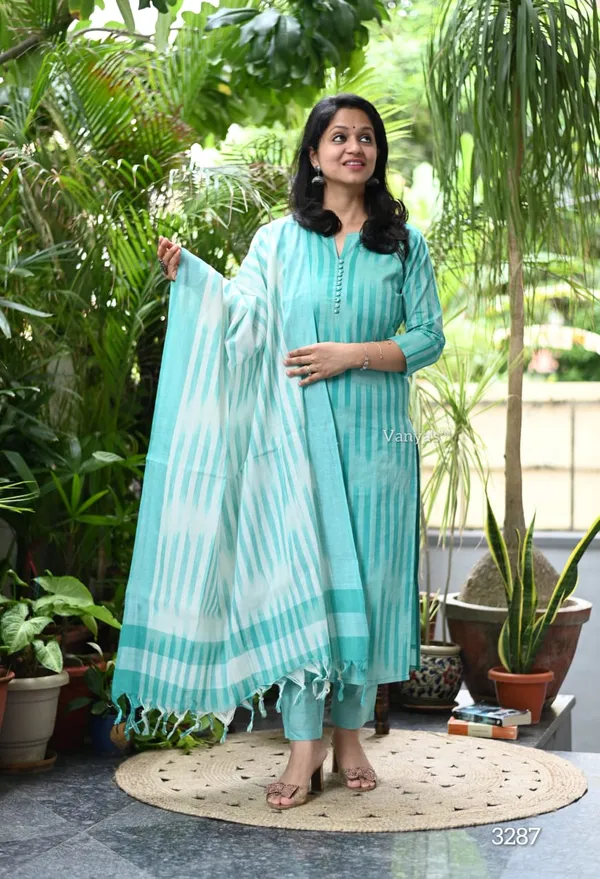 Handloom_South_Cotton_Kurta_With_Pant_&_South_Cotton_Dupatta_Set__.