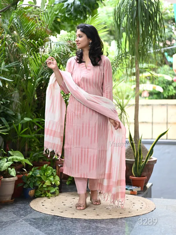 Handloom_South_Cotton_Kurta_With_Pant_&_South_Cotton_Dupatta_Set
