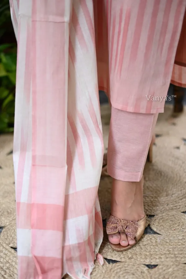 Handloom_South_Cotton_Kurta_With_Pant_&_South_Cotton_Dupatta_Set