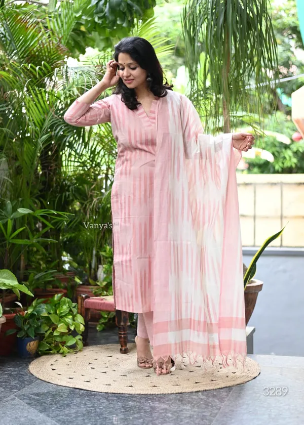 Handloom_South_Cotton_Kurta_With_Pant_&_South_Cotton_Dupatta_Set