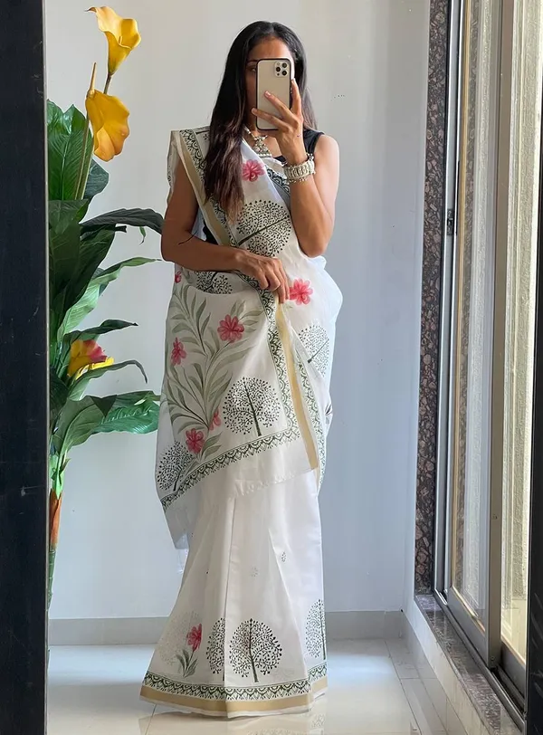 Orignal_Bagru_Hand_Block_With_Hand_Paint_Natural_Colour_Design_with_White_Colour_With_Fancy_Dimanding_Zari_Bodar_Sarees