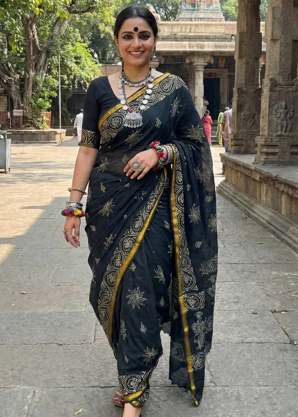 Traditional_Hand_Block_Special_demanding_Natural_Colour_Dye_Sarees_With_Blouse
