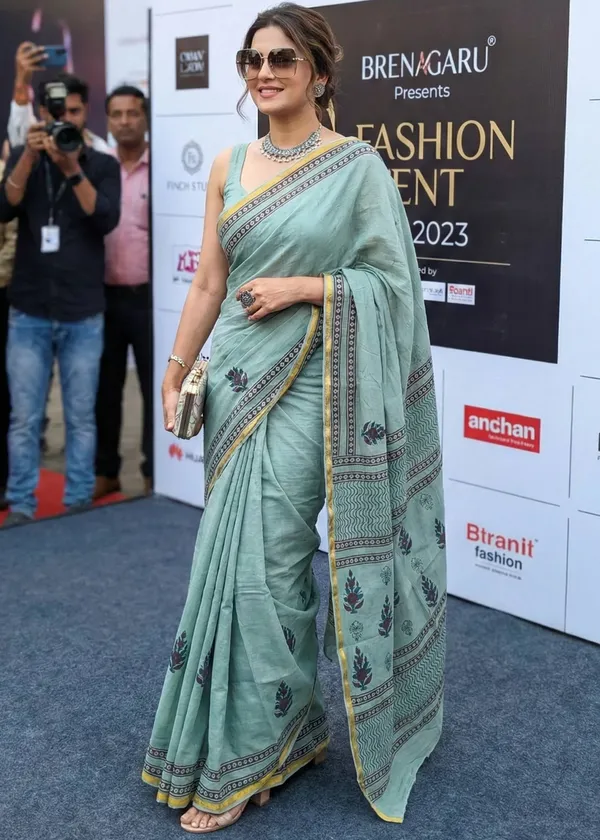 Traditional_Hand_Block_Special_demanding_Natural_Colour_Dye_Sarees_With_Blouse