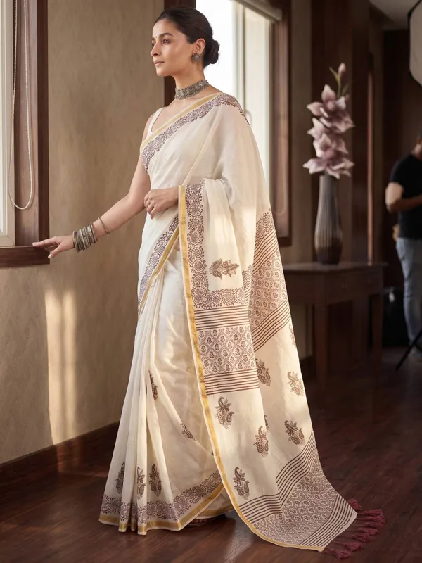 ORIGINAL_HAND_PAINT_NATURAL_COLOUR_SAREES_and_soft_Maslin_Cotton_With_Hevy_Zari_Bodar