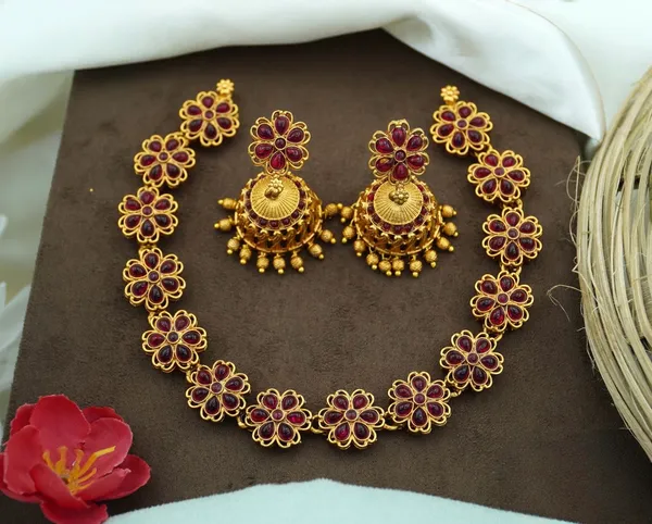 Grisha_Jewellery_Classic_Red_Stone_Design_Brass_Gold_Plated_Matte_Necklace_Set_For_Women_And_Girls