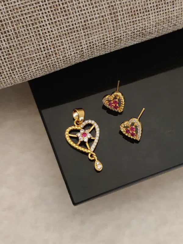 Heart_Design_AD_Diamond_Copper_Micro_Gold_Plated_Pendant_Set_For_Women_And_Girls