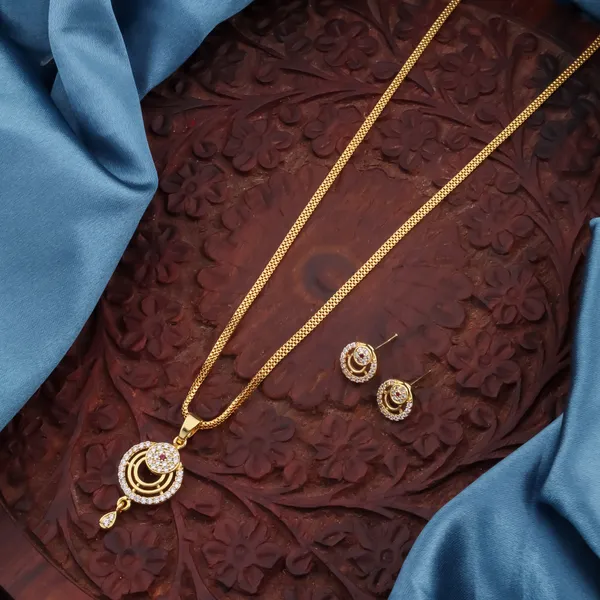 Traditional_Design_AD_Diamond_Copper_Micro_Gold_Plated_Pendant_Set_For_Women_And_Girls