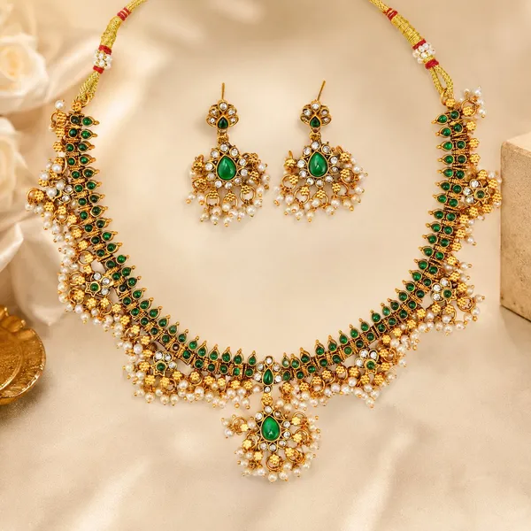 Classic_Design_Guttapusallu_Green_Stone_Gold_Plated_Matte_Necklace_Jewellery_Set_For_Women_And_Girls