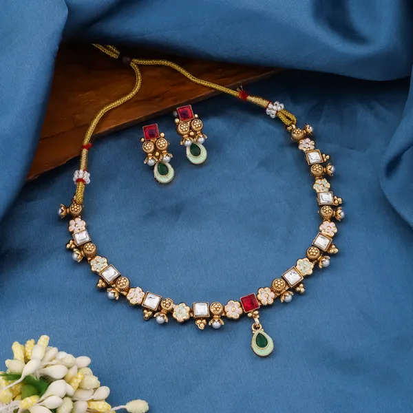 Grisha_Jewellery_Classic_Design_Copper_Gold_Plated_White_Pearl_Matte_Short_Necklace_Jewelry_Set_For_Women_And_Girls