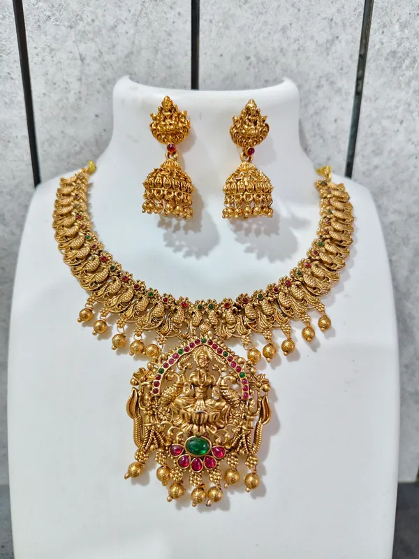 Grisha_Jewellery_Traditional_Peacock_Design_Matt_Bead_Brass_Gold_Plated_Matte_Short_Necklace_Jewellery_Set_For_Women_And_Girls