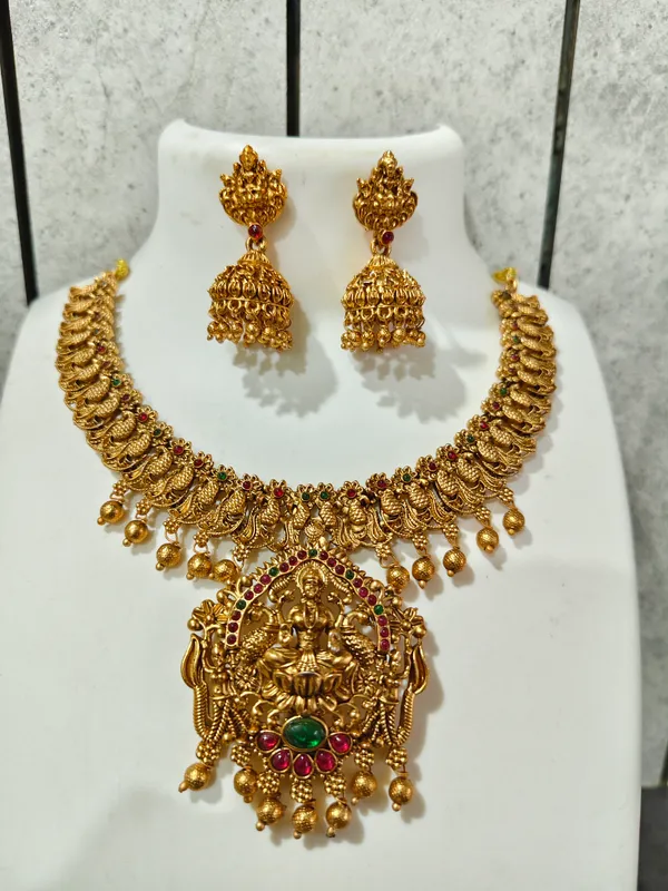 Grisha_Jewellery_Traditional_Peacock_Design_Matt_Bead_Brass_Gold_Plated_Matte_Short_Necklace_Jewellery_Set_For_Women_And_Girls
