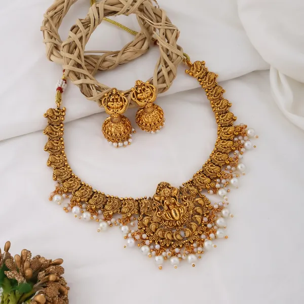 Stylish_Design_White_Pearl_Bead_Brass_Gold_Plated_Matte_Short_Necklace_Jewellery_Set_For_Women_And_Girls