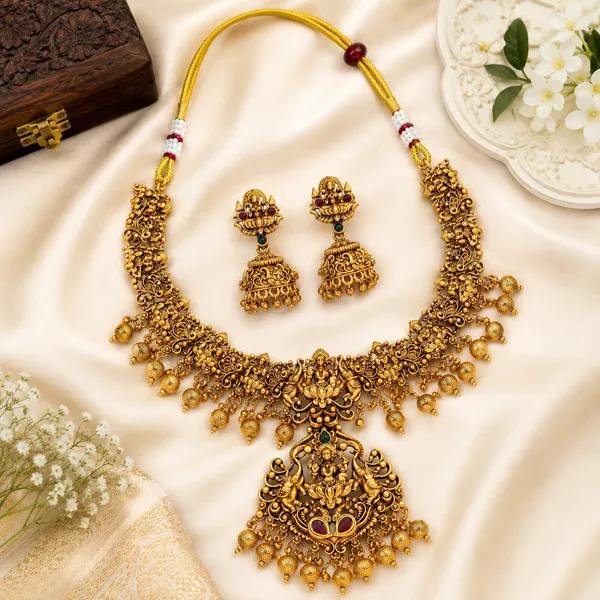 Traditional_Design_Pearl_Bead_Brass_Gold_Plated_Matte_Short_Necklace_Jewellery_Set_For_Women_And_Girls