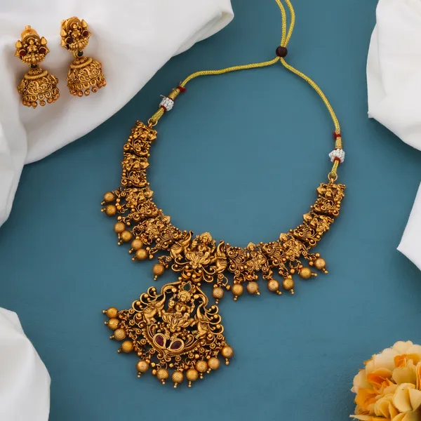 Traditional_Design_Pearl_Bead_Brass_Gold_Plated_Matte_Short_Necklace_Jewellery_Set_For_Women_And_Girls