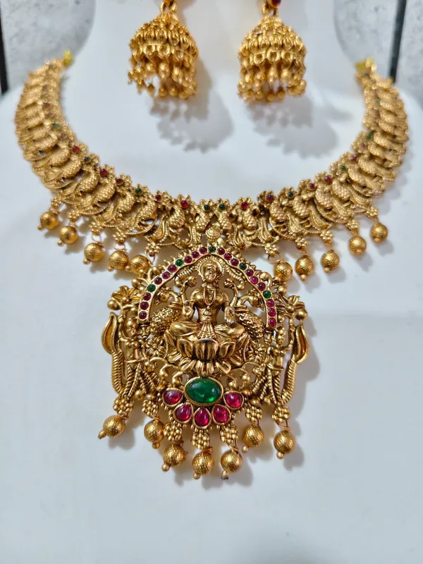 Traditional_Lakshmi_Design_Matt_Bead_Gold_Plated_Matte_Short_South_Indian_Temple_Necklace_Jewellery_Set_With_Jhumka_Earrings