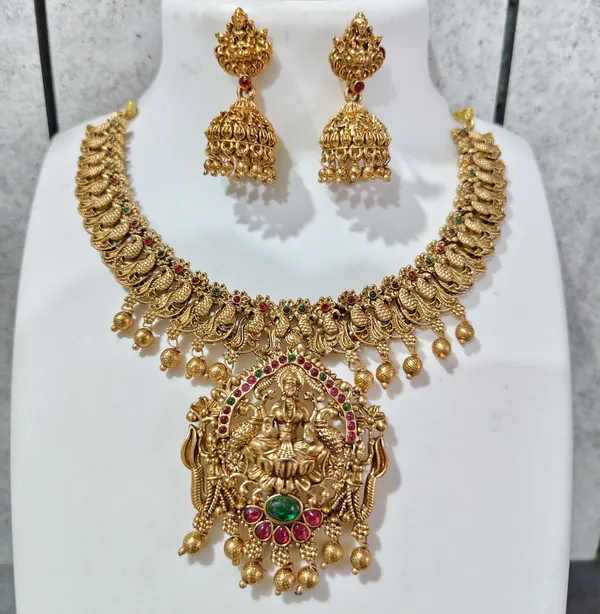Traditional_Lakshmi_Design_Matt_Bead_Gold_Plated_Matte_Short_South_Indian_Temple_Necklace_Jewellery_Set_With_Jhumka_Earrings