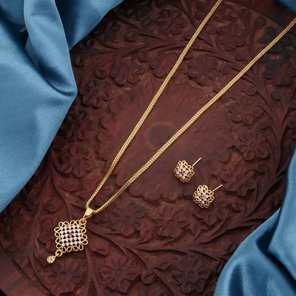 Trandy_Design_AD_Diamond_Copper_Micro_Gold_Plated_Pendant_Set_For_Women_And_Girls