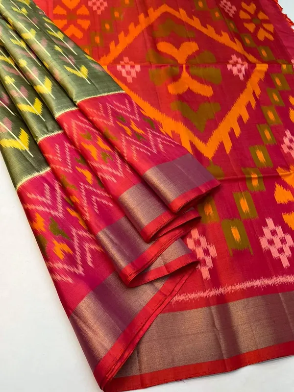 Red_Designer_Printed_And_Dolla_Silk_Fabric_Saree