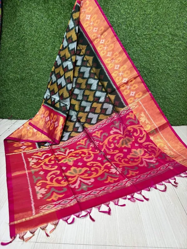 Multicolor_Designer_Printed_And_Dolla_Silk_Fabric_Saree