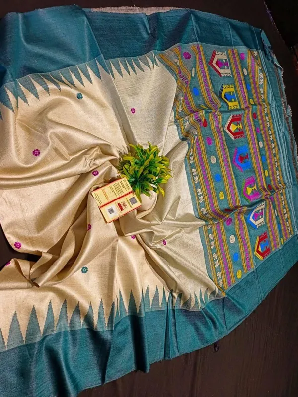 Grey_And_Blue_Kanchipuram_Silk_Sarees_Designed_Beautiful_Soft_Thread_Flower_Meena_Butta