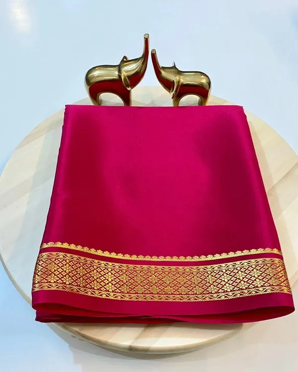 Light_Maroon_Pure_Viscose_Silk,_It_Is_Very_Soft_And_Comfortable_To_Wear_Any_Weather