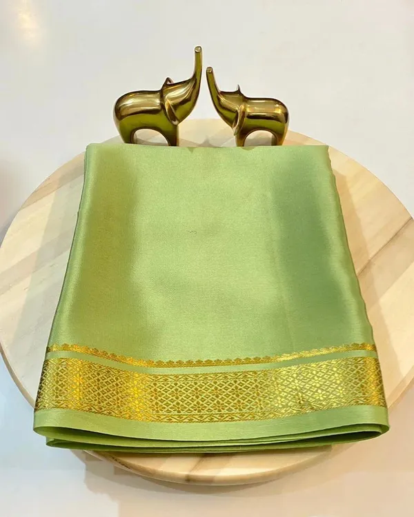 Light_Green_Pure_Viscose_Silk,_It_Is_Very_Soft_And_Comfortable_To_Wear_Any_Weather