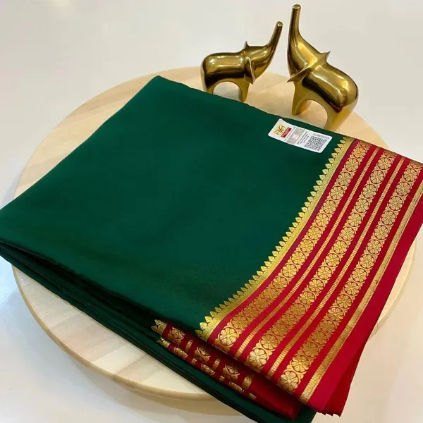 Green_Pure_Viscose_Silk,_It_Is_Very_Soft_And_Comfortable_To_Wear_Any_Weather