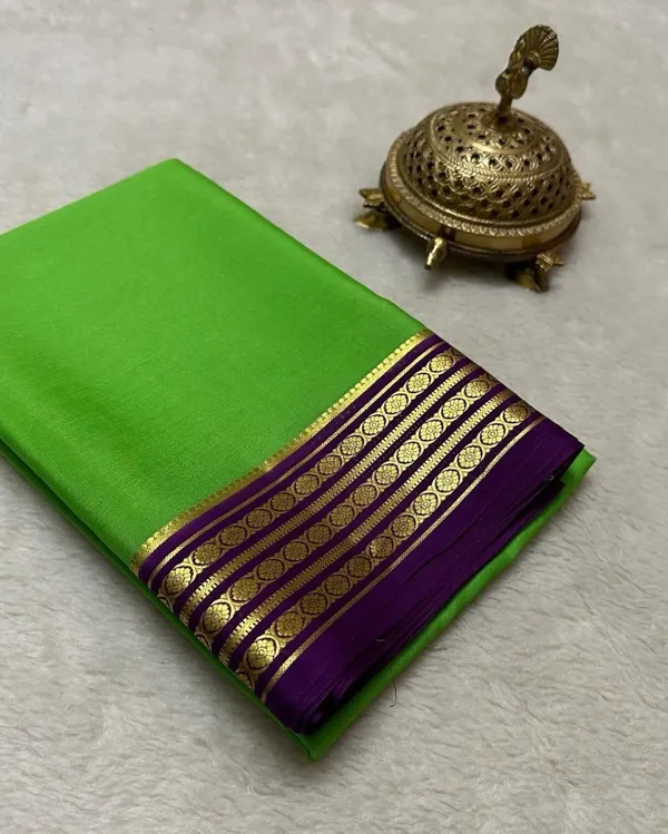 Green_Pure_Viscose_Silk,_It_Is_Very_Soft_And_Comfortable_To_Wear_Any_Weather