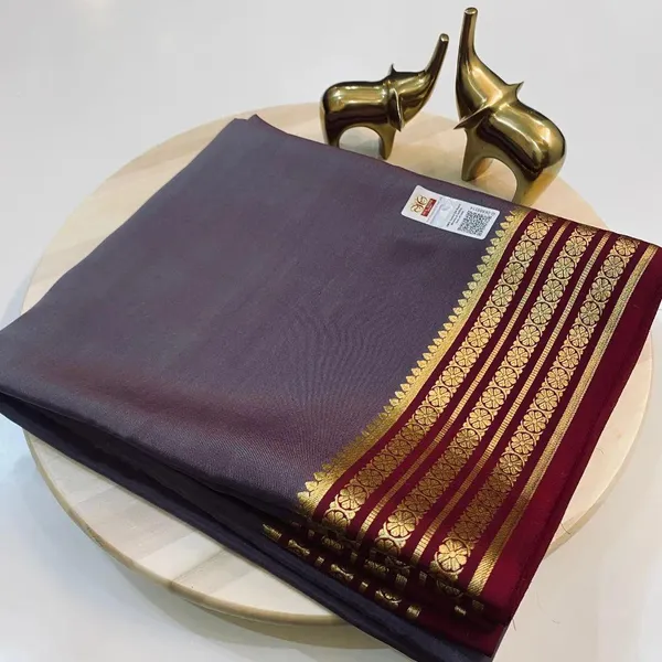 Purple_Pure_Viscose_Silk,_It_Is_Very_Soft_And_Comfortable_To_Wear_Any_Weather