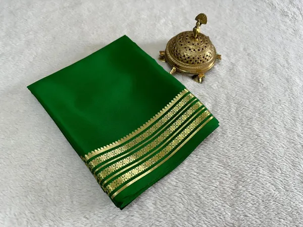 Green_Pure_Viscose_Silk,_It_Is_Very_Soft_And_Comfortable_To_Wear_Any_Weather