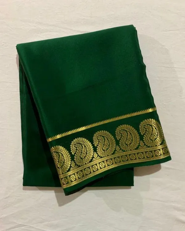 Green_Pure_Viscose_Silk,_It_Is_Very_Soft_And_Comfortable_To_Wear_Any_Weather