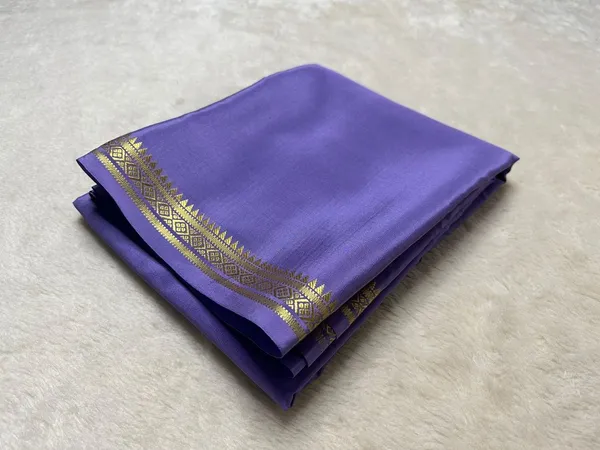 Light_Purple_Pure_Viscose_Silk,_It_Is_Very_Soft_And_Comfortable_To_Wear_Any_Weather