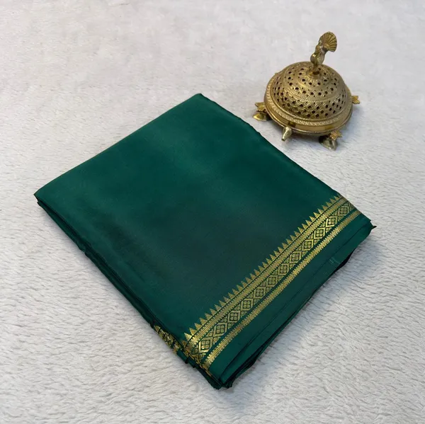 Dark_Green_Pure_Viscose_Silk,_It_Is_Very_Soft_And_Comfortable_To_Wear_Any_Weather
