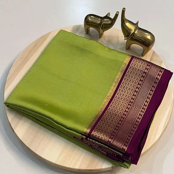 Light_Green_Pure_Viscose_Silk,_It_Is_Very_Soft_And_Comfortable_To_Wear_Any_Weather