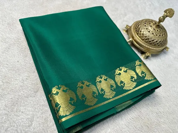 Green_Pure_Viscose_Silk,_It_Is_Very_Soft_And_Comfortable_To_Wear_Any_Weather