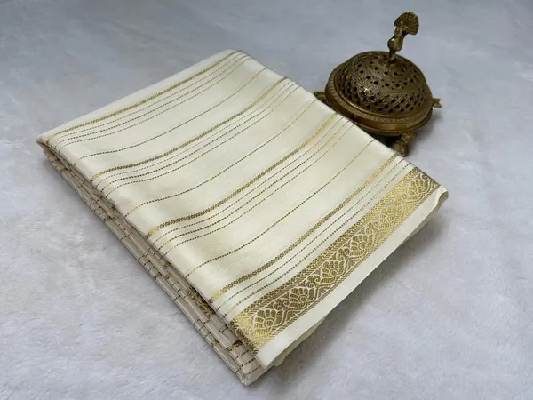 White_And_Golden_Pure_Viscose_Silk_Saree,_It_Is_Very_Soft_And_Comfortable_To_Wear_Any_Weather