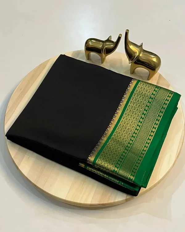 Deep_Green_And_Black_Pure_Viscose_Silk,_It_Is_Very_Soft_And_Comfortable_To_Wear_Any_Weather