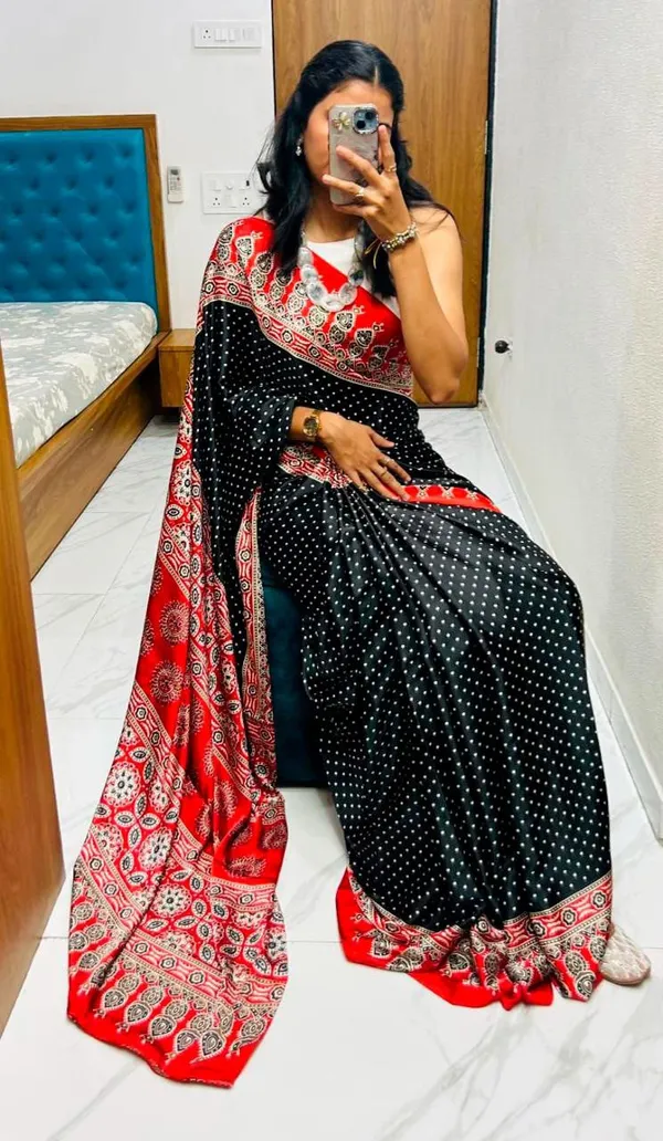 Red_And_Black_Semi_Gajji_Bandhej_Printed_Sarees
