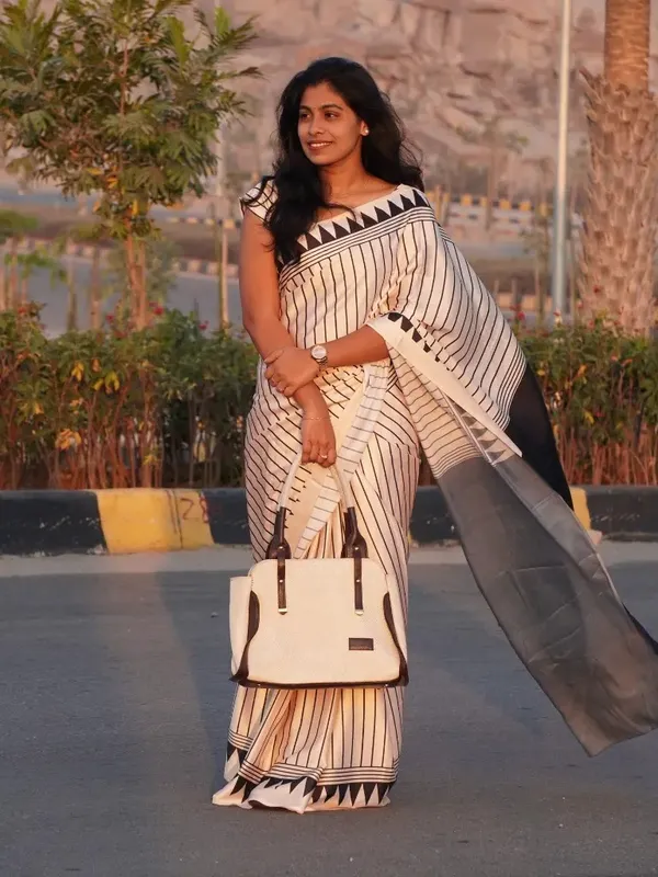 Grey_Semi_Gajji_Bandhej_Printed_Sarees