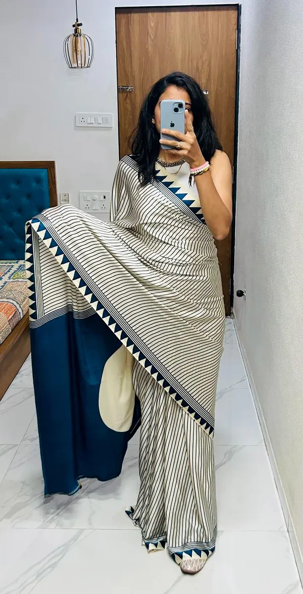White_And_Blue_Semi_Gajji_Bandhej_Printed_Sarees