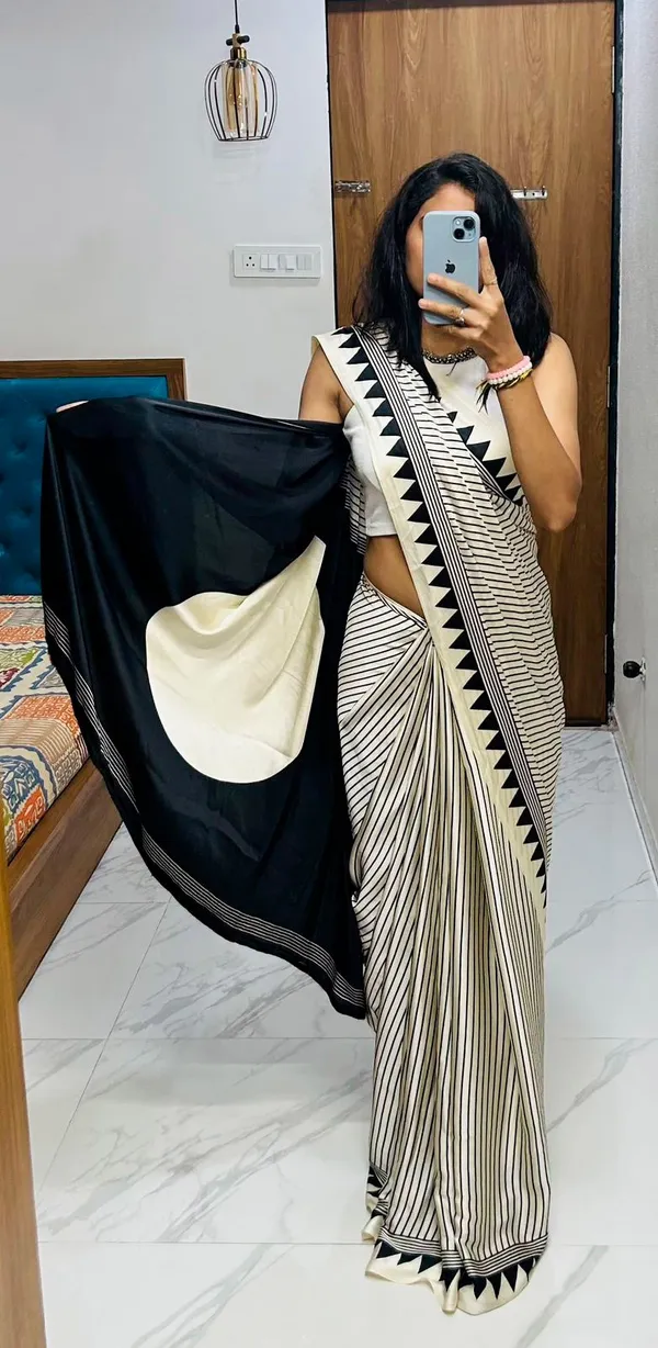 Black_And_White_Semi_Gajji_Bandhej_Printed_Sarees