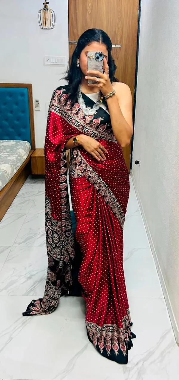 Red_Semi_Gajji_Bandhej_Printed_Sarees