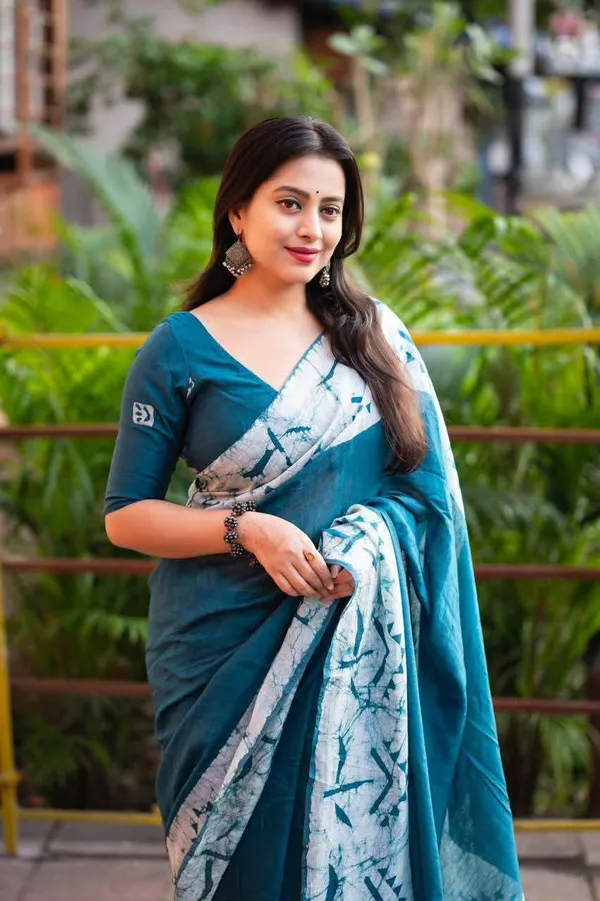 Rama_Green_Khadi_Khadi_Cotton_With_Hand_Block_Batik_Prints
