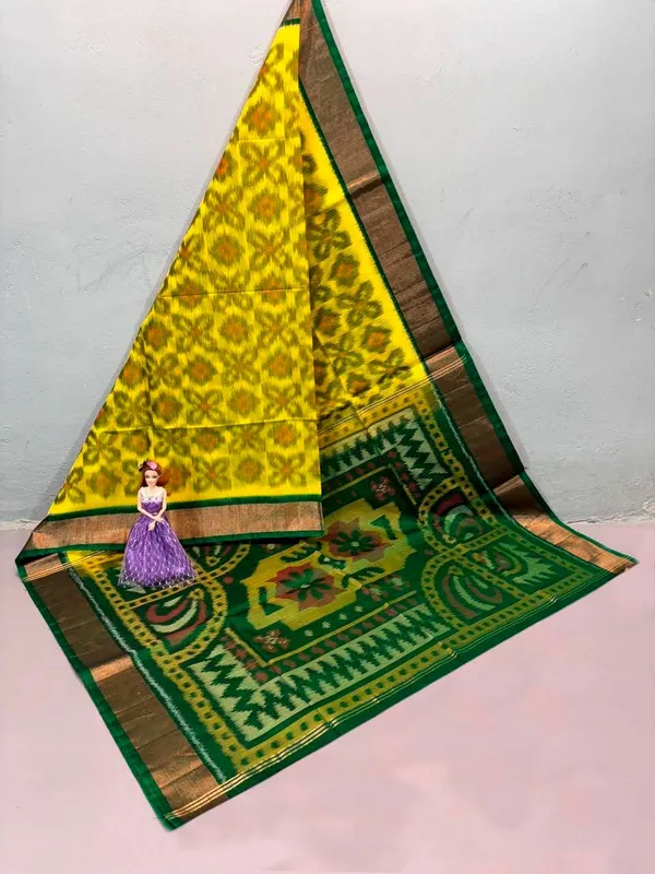 Yellow_Designer_Printed_And_Dolla_Silk_Fabric_Sarees