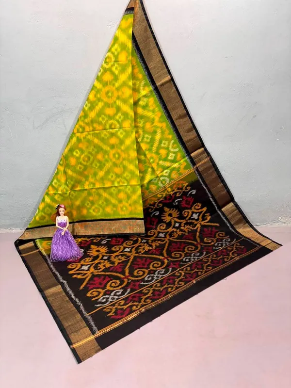 Multicolor_Designer_Printed_And_Dolla_Silk_Fabric_Sarees