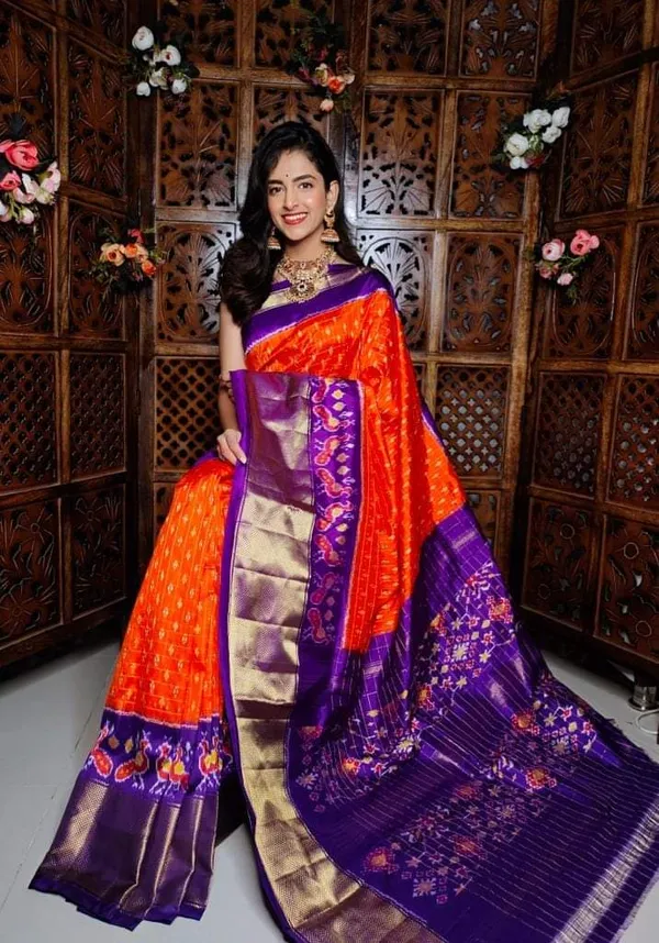 Multicolor_Ikkat_Saree_And_Dolla_Silk_Sarees