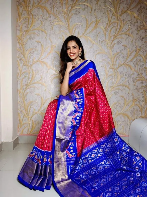 Multicolor_Dola_Silk_Pochampally_Ikkat_Saree_With_Unstitched_Blouse_Piece_For_Women